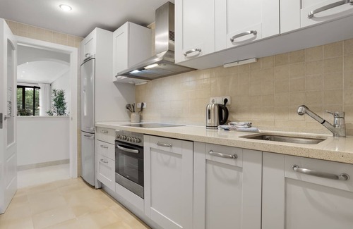 Benahavis Apartamento | La Vida Dorada | Apartamento con jardín