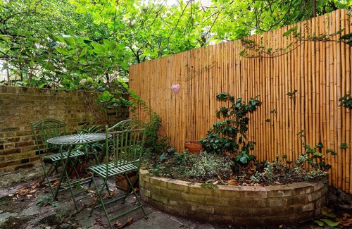 St. Helen's Apartamento | Precioso piso de dos dormitorios cerca de Portobello Road y la estación de Ladbroke Grove (Veeve)