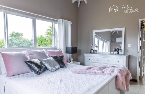 Oranjestad Cama Y Desayuno | La Vie est Belle