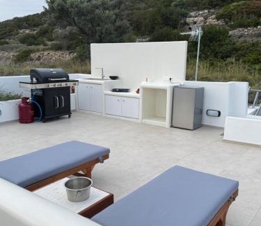 Glisidia Casa | La vie est belle luxury apartment BBQ jacuzzi&view