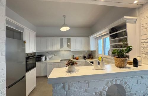 Glisidia Casa | La vie est belle luxury apartment BBQ jacuzzi&view