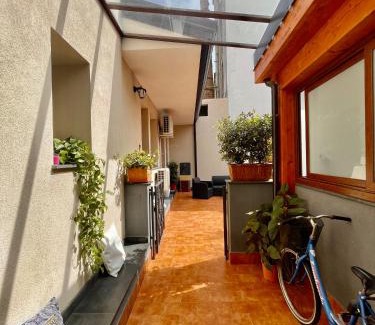 Riposto Cama Y Desayuno | La Vie Fuille Bed and Breakfast
