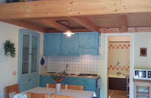 Pucara Apartamento | La Vigna - comfortable loft with outdoor hot tub surrounded by lemon gardens