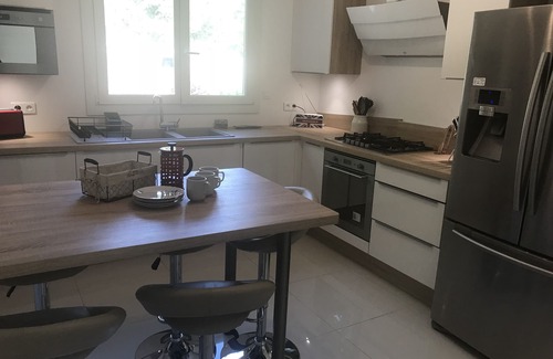 Saint-Cezaire-sur-Siagne Casa | La Villa Marjolaine es una casa de vacaciones para crear recuerdos con amigos y familiares.