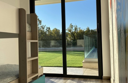 Saint-Cezaire-sur-Siagne Villa | La Villa Blanche (heated, air-conditioned swimming pool and numerous activities)