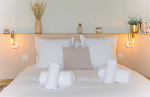 Plobannalec-Lesconil Villa | LA VILLA COTTON - LARGE VILLA WITH SPA FACING THE SEA