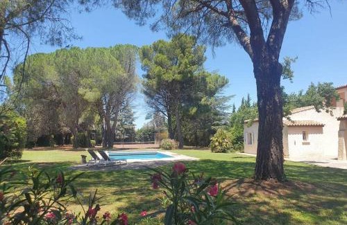 Garons Villa | La Villa des Pins avec piscine et tennis