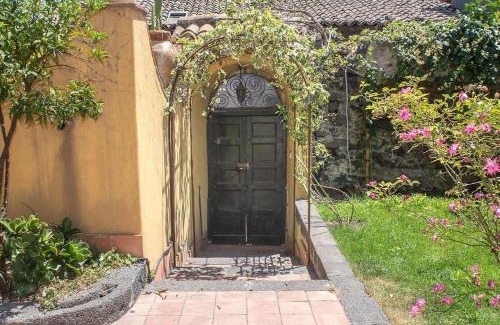 Nicolosi Casa | La Villa di Tenute Foti Randazzese