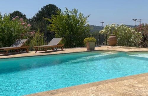 Pontes Villa | La Villa La Source à Aix en Provence
