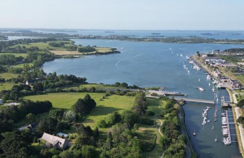 Vannes Villa | La villa M Vannes, villa les pieds dans l'eau sur le port, avec grand jacuzzi