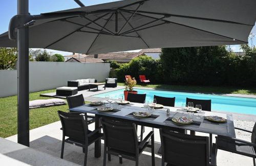 Meschers-sur-Gironde Casa | La Villa Palmier - Piscine avec Grand Jardin