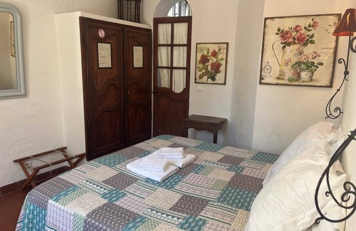Vence Casa | LA Villa Roseraie , Hotel Familial Ouvert Toute L Annee. Animaux Acceptes