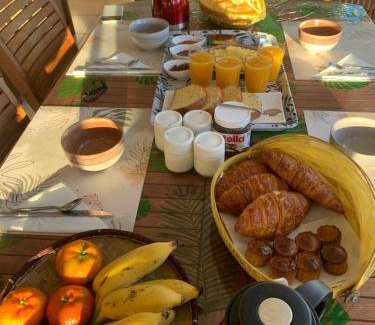 Sainte-Clotilde Cama Y Desayuno | La Villa Vie d'Hôte chambre d'hôte