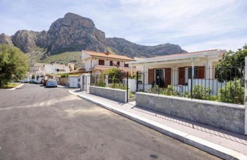 Sferracavallo Casa | la villetta sul mare