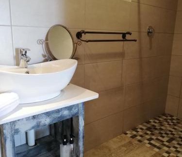 Lanseria Cabina | La Vue Guesthouse