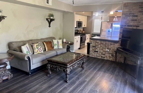 Old Aurora Casa | LaBelle | 4BR Pet-Friendly Retreat w/ Pool Table, Fire Pit & 5 Mi French Quarter