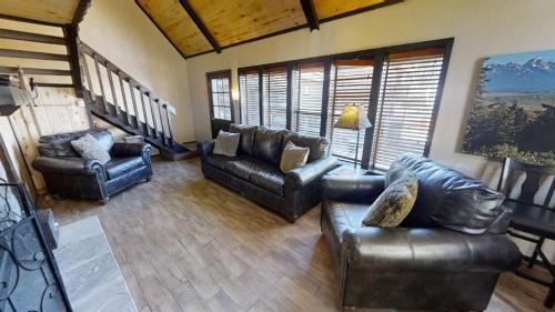 Red River Casa | LaBelle Cabin - Pet Friendly - Satellite - Close to everything