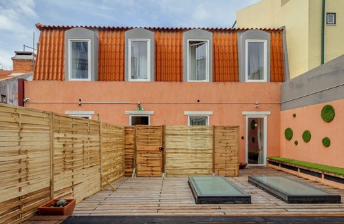 Alcantara Apartamento | Labor Alliance Residence - Room 10 by LovelyStay