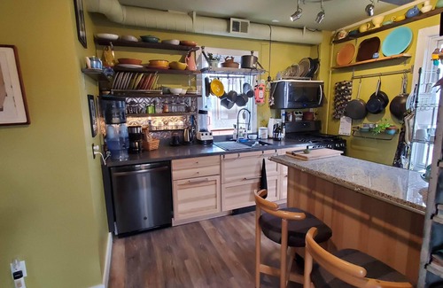 Frederick Casa | Frederick MD, Downtown Walkable, History, Arts Brew, Sleeps 2/6, OSP