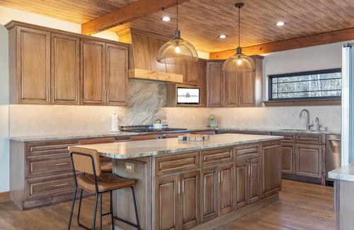 Lampe Casa | Labor Day Open, Pvt Outdoor Pool-Pvt HotTub-Breathtaking Lake Views/Access-New Build-Free Tickets
