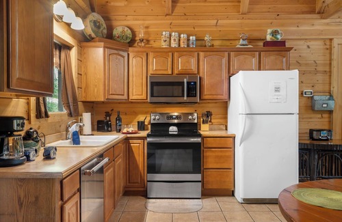 Branson Cedars Cabina | Increíble aislado, HotTub, bañeras de chorro, Woods, Near Big Cedar y Shows Firepit - Ole Hickory