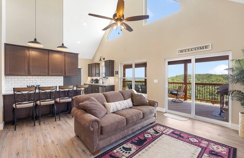 Kimberling City Casa | Labor Day Open, Games, Two Decks, Cmty Pool, Play Area, Pickleball, Free Tickets! Wilderness View