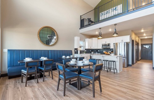Kimberling City Casa | Labor Day Open, Best Views of Lake, Lazy River, Skee Ball, Arcade, Hot Tub, Free Silver Dollar Tix!