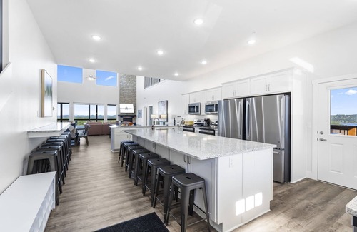 Kimberling City Cabina | Labor Day Open,Enjoy Private Indoor Pool, Theatre Room & Game Room, Lake Views, Free Daily Tickets!