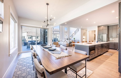 Deer Mountain Casa | New Ski Home | Private Hot Tub | 7 Mins to Skiing & Deer Valley East Village | Great for Families