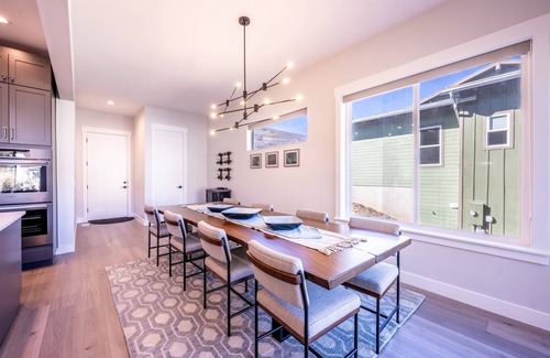 Deer Mountain Casa | New Ski Home | Private Hot Tub | 7 Mins to Skiing & Deer Valley East Village | Great for Families