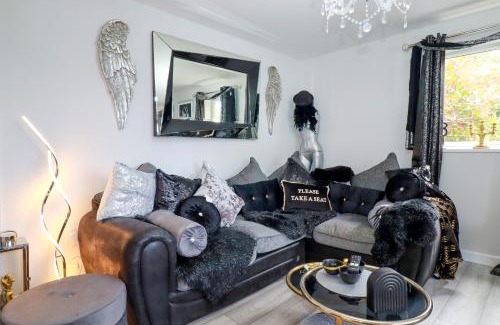 Tintagel Casa | Laburnham Bungalow