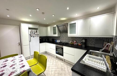 Haggerston Casa | Laburnum House-Comfortable Rooms Near City of London