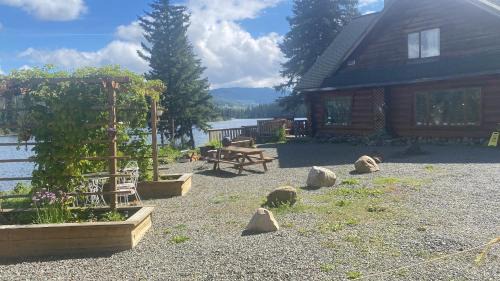 Bridge Lake Cabina | Lac Des Roches Resort