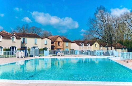 Monflanquin Casa | Lac Mondésir the little house and its Bastide