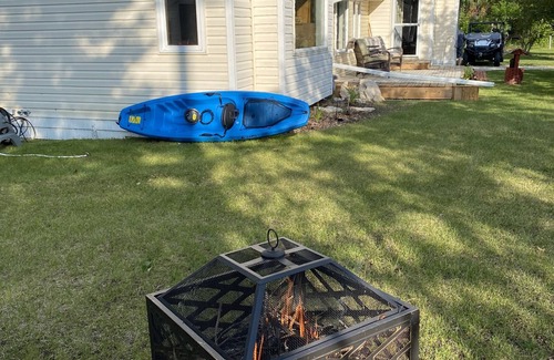 Central Alberta Cabina | Lac Ste. Anne - Cozy All season cabin 100 meters from the lake!