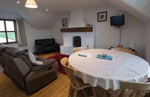 Bushmills Cabaña | Lacada: 2BD Cottage - Dos Habitaciones Casa Rural, Capacidad 4
