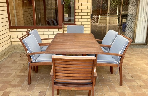 Kangaroo Island Casa | Lacey’s Holiday House - 5 minute walk to town precinct
