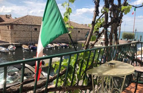 Lazise Old Town Apartamento | Lacisivm Lake View