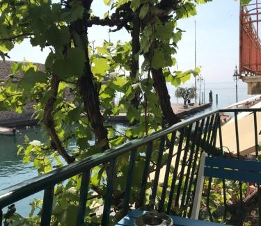 Lazise Old Town Apartamento | Lacisivm Lake View
