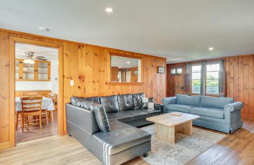 Weirs Beach Casa | Laconia Resort Home Less Than 2 Mi to Lake Winnipesaukee