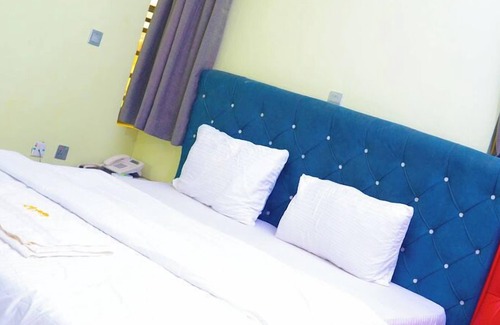 Ibadan Hotel | Ladalob Royal Suites