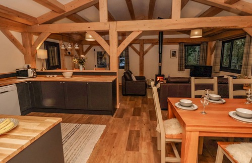 Ruthin Cabaña | LADY BAGOTS CABIN, pet friendly, character holiday cottage in Ruthin