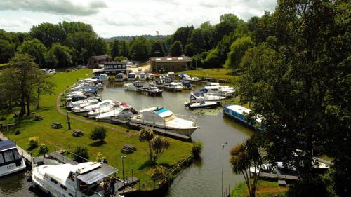 Maidstone Alquiler De Eote | Lady Lily Unique River Boat with castle views