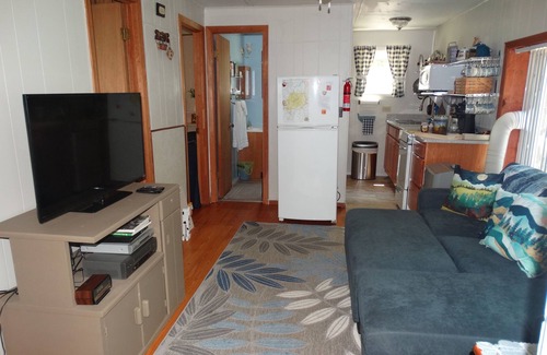 Franklin Cabina | LADY SLIPPER LODGE