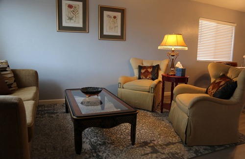 Tucson Casa | Lady T’s Serenity Getaway near TUS airport. Spacious 4Be home in charming Tucson