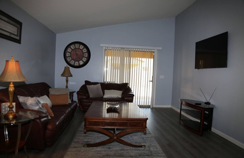 Tucson Casa | Lady T’s Serenity Getaway near TUS airport. Spacious 4Be home in charming Tucson