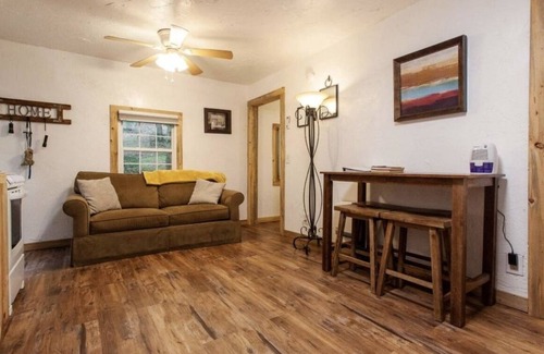 Murphy Cabina | Ladybird's Lodge - dog friendly