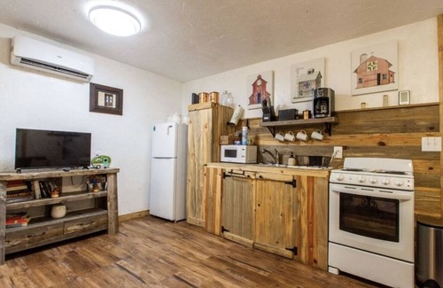 Murphy Cabina | Ladybird's Lodge - dog friendly