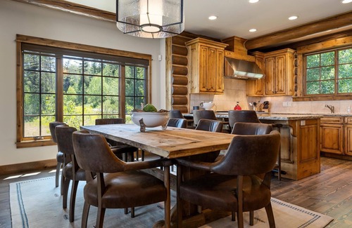 Victor Cabina | Ladyslipper Cabin at Bronze Buffalo Ranch