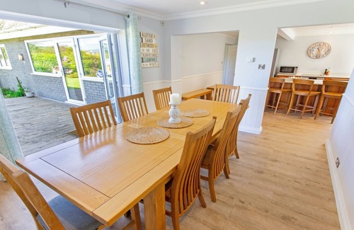 Croyde Cabaña | Ladywell Croyde 6 Bedrooms, Sleeps 12, Hot Tub